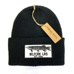 Framsida -Vinterfiske Försäljningsbutik WLFCRK Patch Knitted Beanie Black 2048x2048